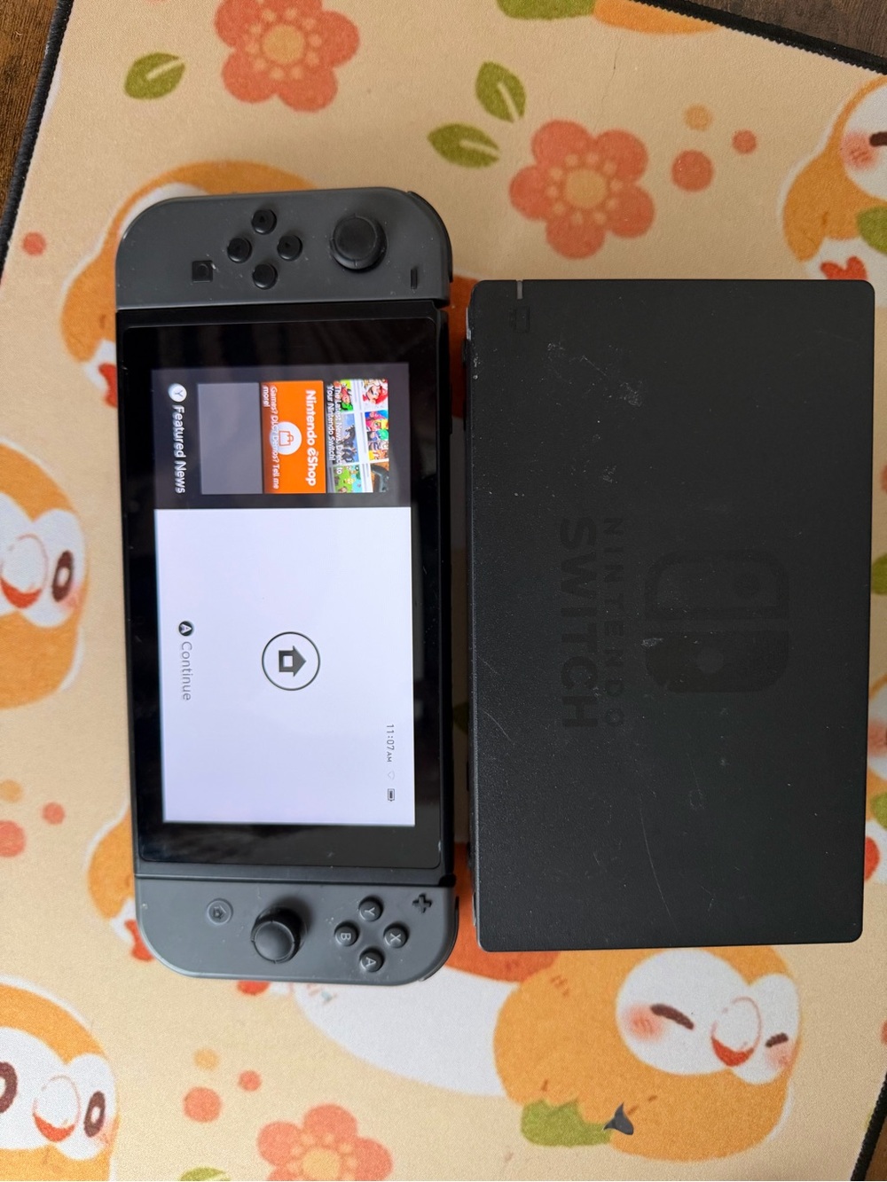 Nintendo Switch - Picture 2 of 6